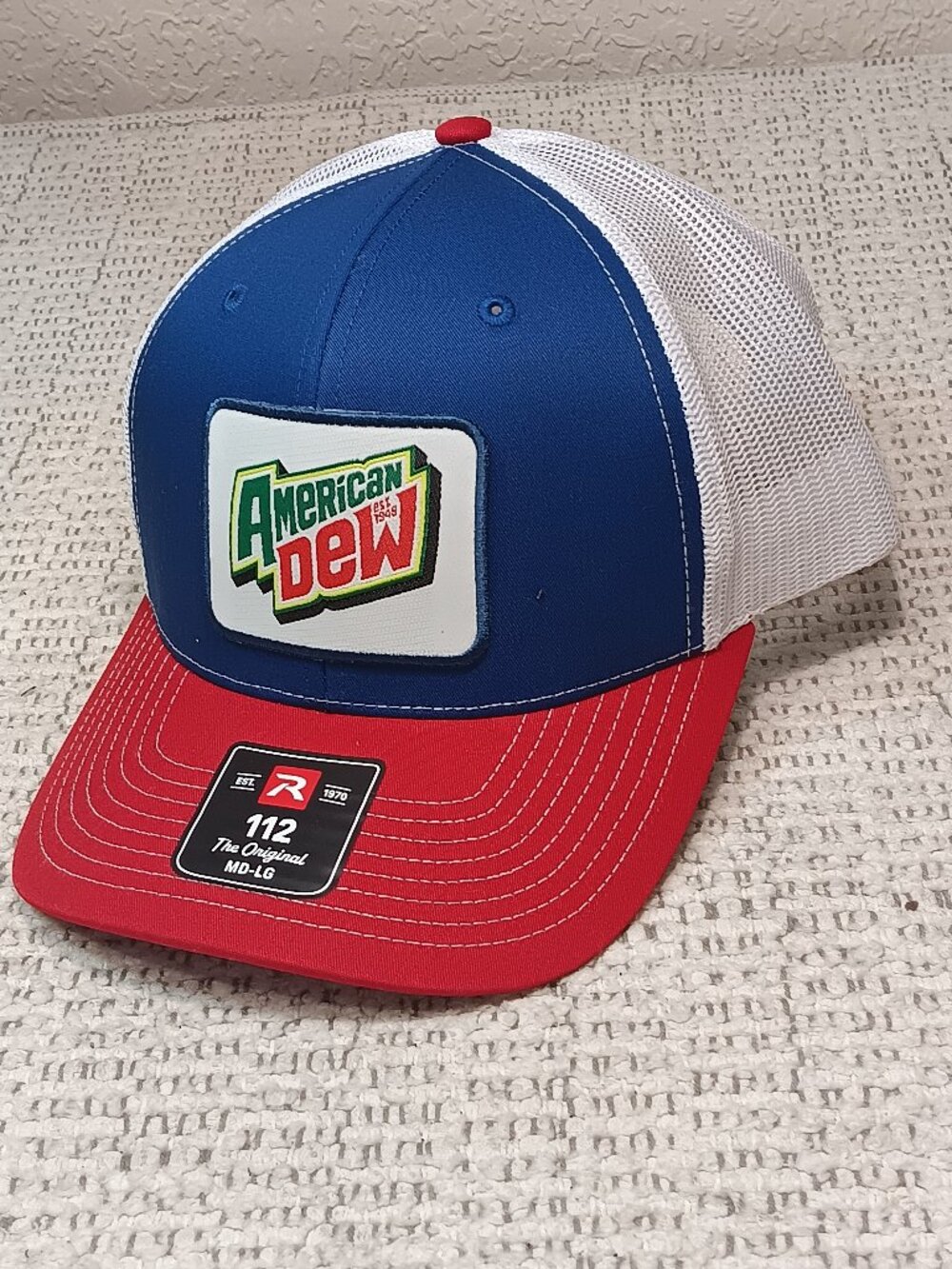 Richardson 112 "American Dew" red, white, blue logo trucker snap back hat sz M/L